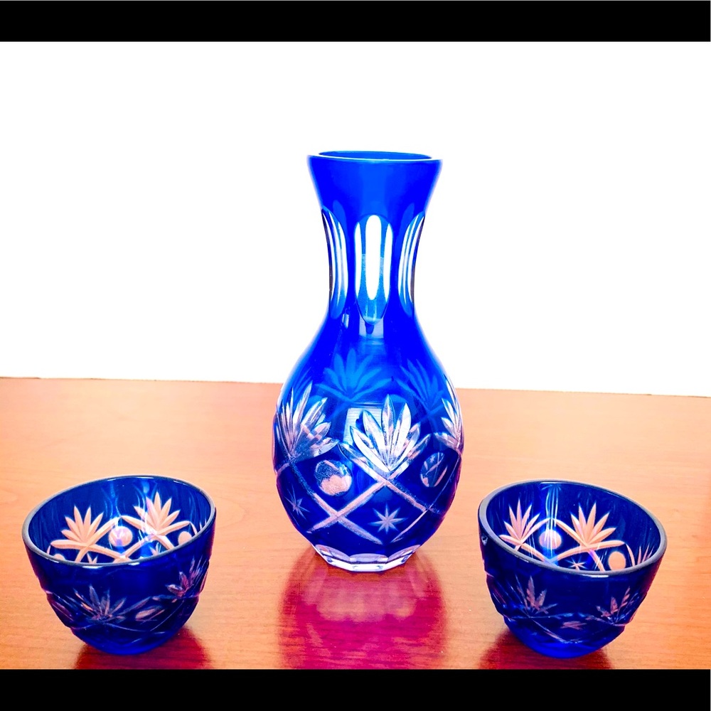 Gorgeous cobalt blue cut-to-clear real crystal carafe & 2 cordials shot glasses